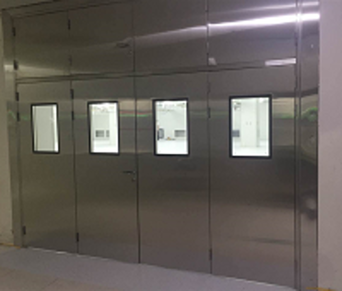 不锈钢洁净门平整日常维护